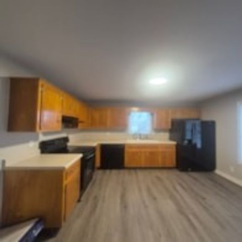 313 Atlantic Ave, Oak Grove, KY 42262