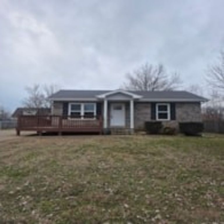 313 Atlantic Ave, Oak Grove, KY 42262