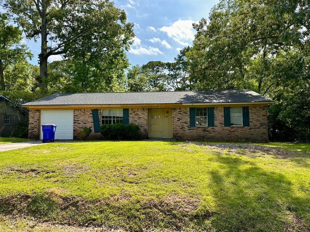 2106 Mission Avenue, Charleston, SC 29414