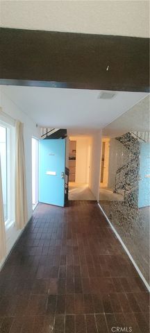 5519 S La Cienega Boulevard, Los Angeles, CA 90056