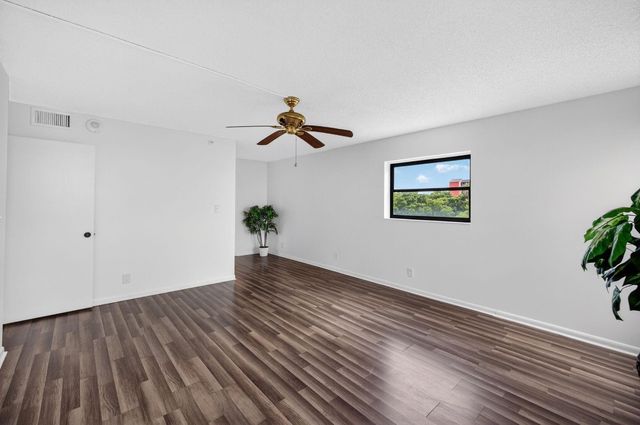 2112 S Cypress Bend Drive, Pompano Beach, FL 33069