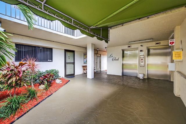 2112 S Cypress Bend Drive, Pompano Beach, FL 33069