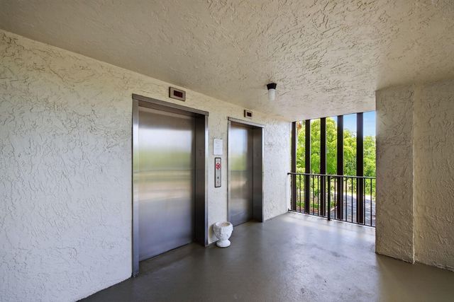 2112 S Cypress Bend Drive, Pompano Beach, FL 33069