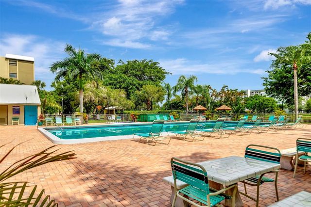 2112 S Cypress Bend Drive, Pompano Beach, FL 33069