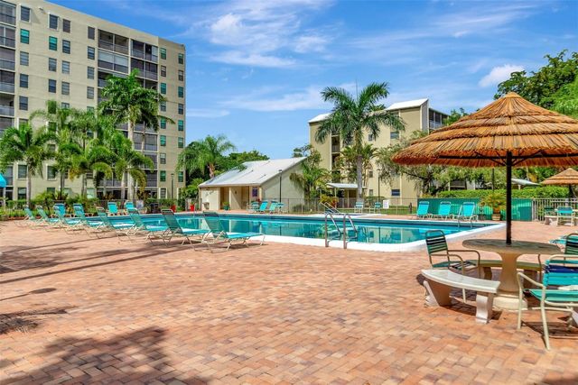 2112 S Cypress Bend Drive, Pompano Beach, FL 33069