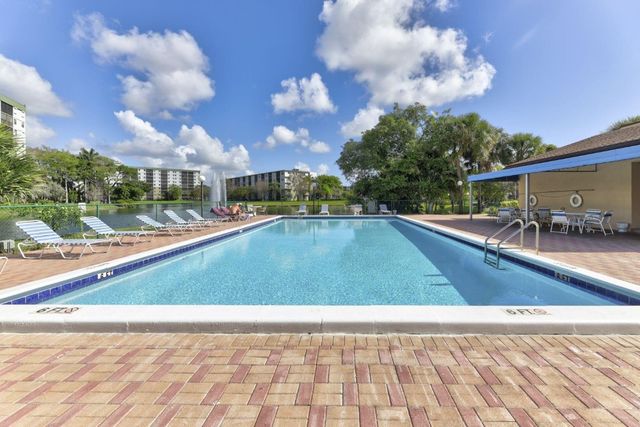 2112 S Cypress Bend Drive, Pompano Beach, FL 33069