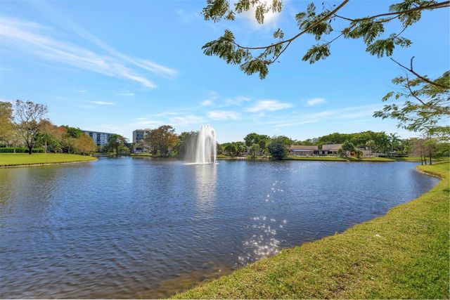 2112 S Cypress Bend Drive, Pompano Beach, FL 33069