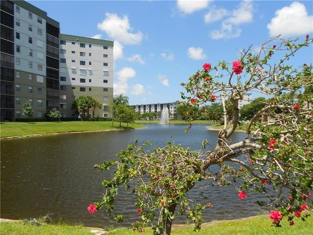 2112 S Cypress Bend Drive, Pompano Beach, FL 33069