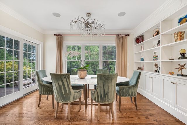 25 Holly Cir, Weston, MA 02493