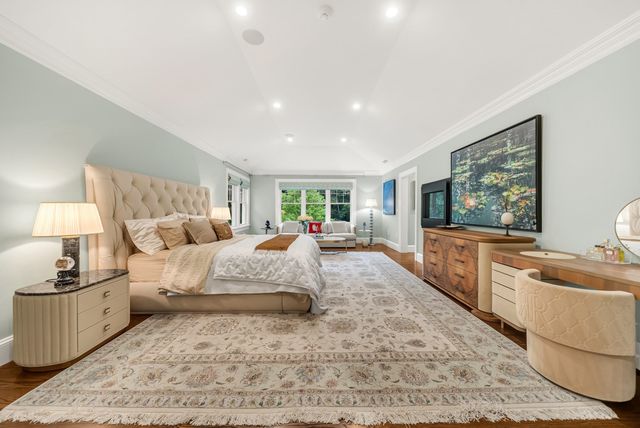 25 Holly Cir, Weston, MA 02493