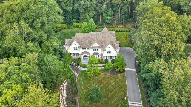 25 Holly Cir, Weston, MA 02493