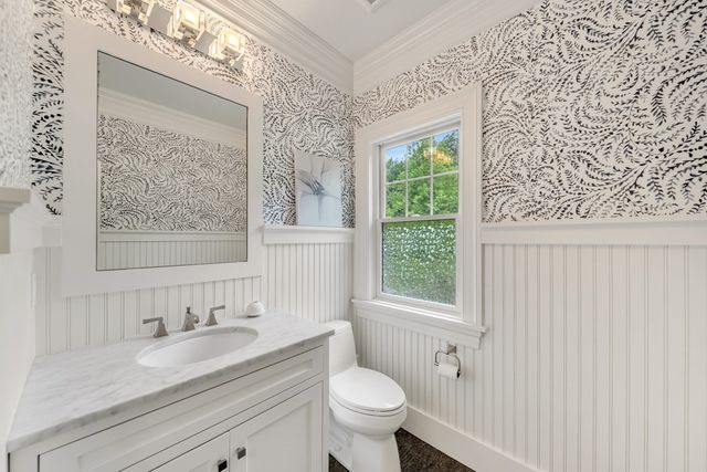 25 Holly Cir, Weston, MA 02493