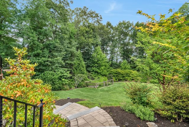 25 Holly Cir, Weston, MA 02493