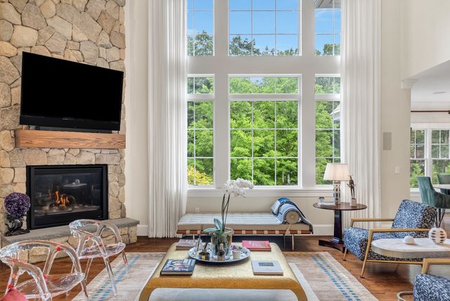 25 Holly Cir, Weston, MA 02493