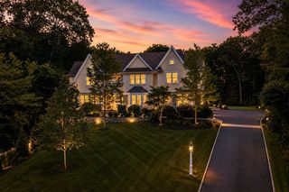 25 Holly Cir, Weston, MA 02493