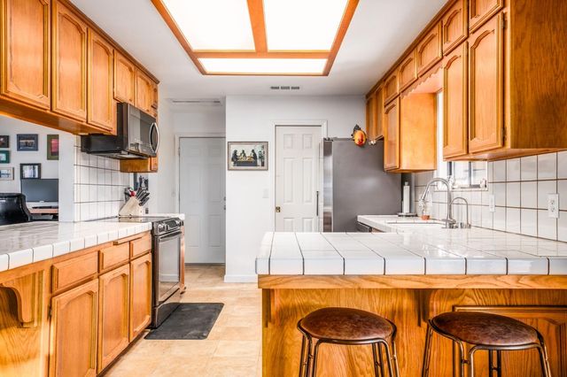 7167 Live Oak Drive, Sanger, CA 93657