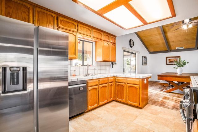 7167 Live Oak Drive, Sanger, CA 93657