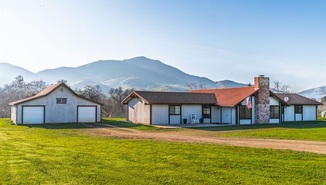 7167 Live Oak Drive, Sanger, CA 93657