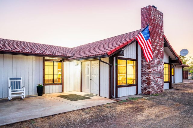 7167 Live Oak Drive, Sanger, CA 93657