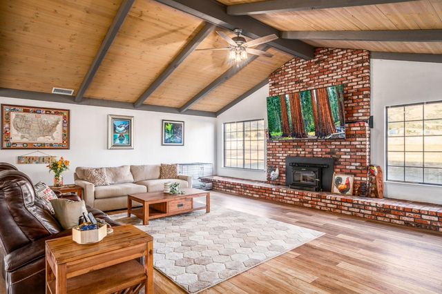 7167 Live Oak Drive, Sanger, CA 93657