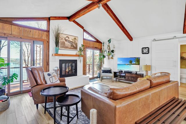 104 Jayson TER, Moneta, VA 24121