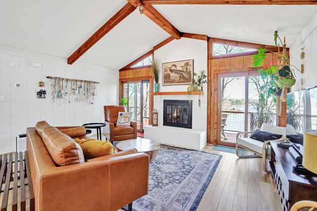 104 Jayson TER, Moneta, VA 24121