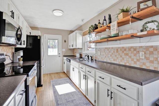 104 Jayson TER, Moneta, VA 24121