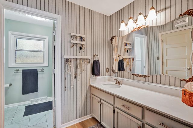 104 Jayson TER, Moneta, VA 24121