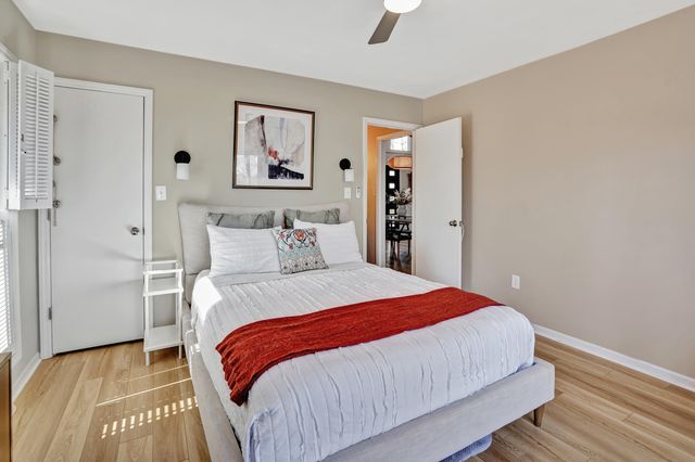 104 Jayson TER, Moneta, VA 24121