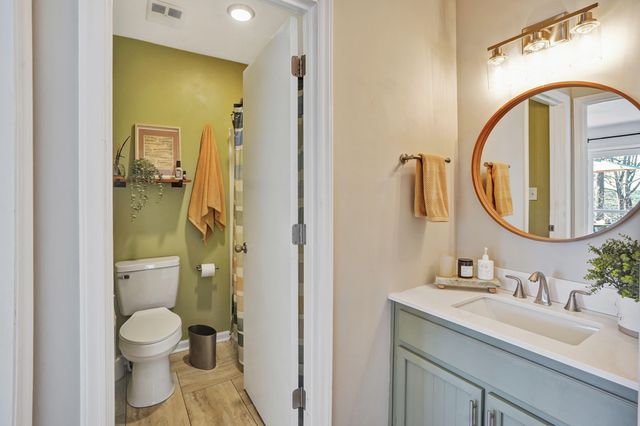 104 Jayson TER, Moneta, VA 24121