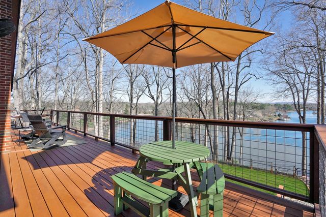 104 Jayson TER, Moneta, VA 24121