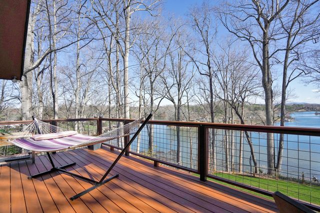 104 Jayson TER, Moneta, VA 24121