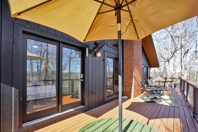 104 Jayson TER, Moneta, VA 24121