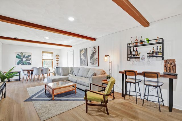 104 Jayson TER, Moneta, VA 24121