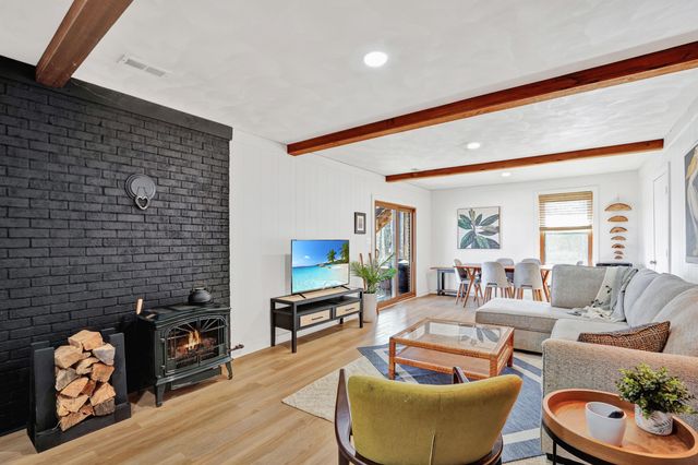 104 Jayson TER, Moneta, VA 24121