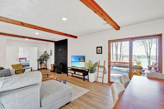 104 Jayson TER, Moneta, VA 24121