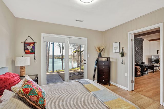 104 Jayson TER, Moneta, VA 24121