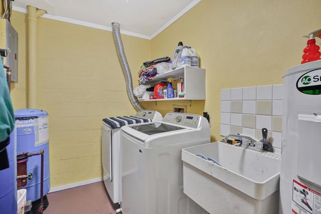 104 Jayson TER, Moneta, VA 24121