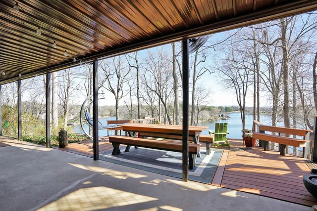 104 Jayson TER, Moneta, VA 24121