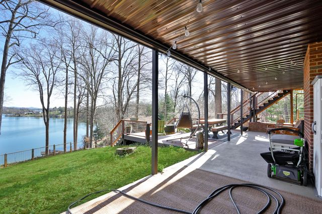 104 Jayson TER, Moneta, VA 24121