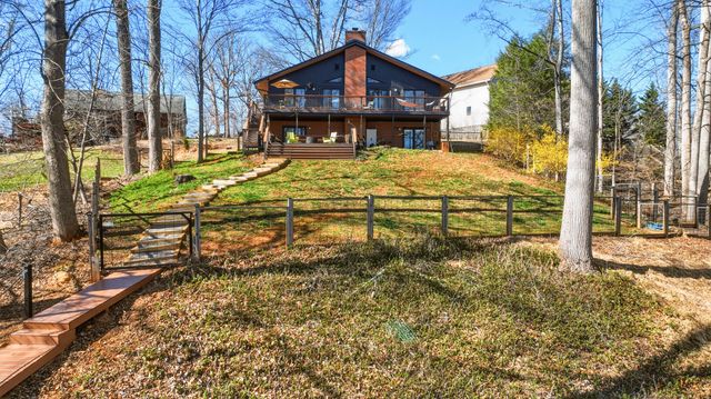 104 Jayson TER, Moneta, VA 24121