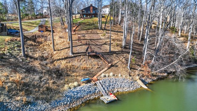 104 Jayson TER, Moneta, VA 24121