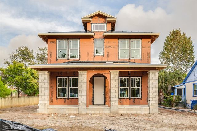 2011 10TH STREET N, St Petersburg, FL 33704