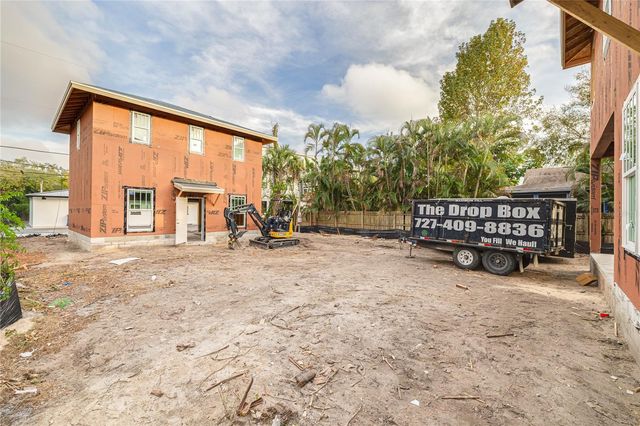 2011 10TH STREET N, St Petersburg, FL 33704