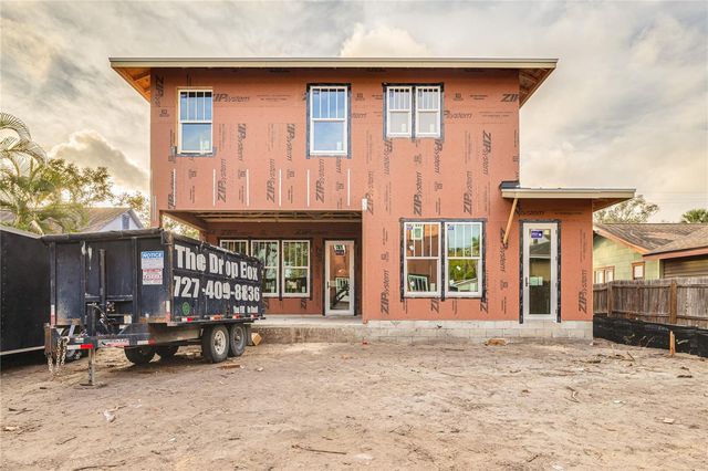 2011 10TH STREET N, St Petersburg, FL 33704