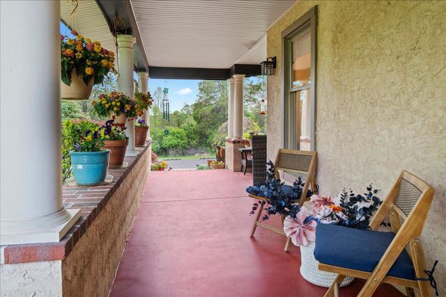 1121 SWAMP RD, Furlong, PA 18925