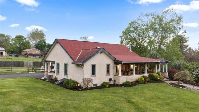 1121 SWAMP RD, Furlong, PA 18925