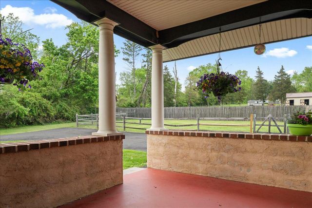 1121 SWAMP RD, Furlong, PA 18925