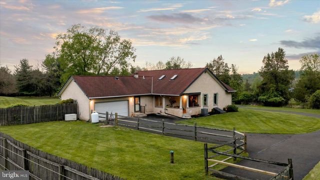 1121 SWAMP RD, Furlong, PA 18925