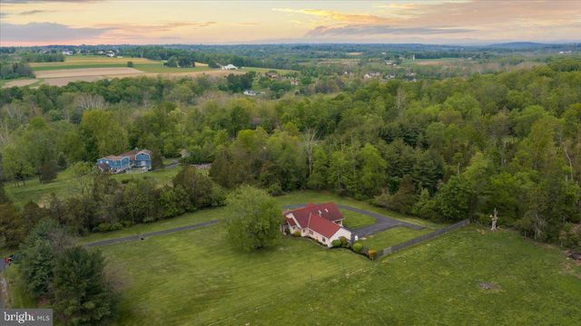 1121 SWAMP RD, Furlong, PA 18925
